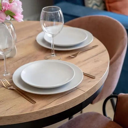 Family With Balcony, Air Conditioning And Parking By Renters Prestige 아파트 브로츠와프